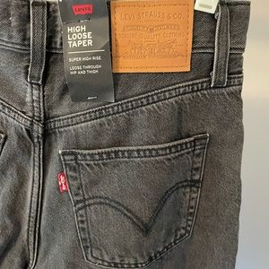 Levi’s High Loose Taper Jeans